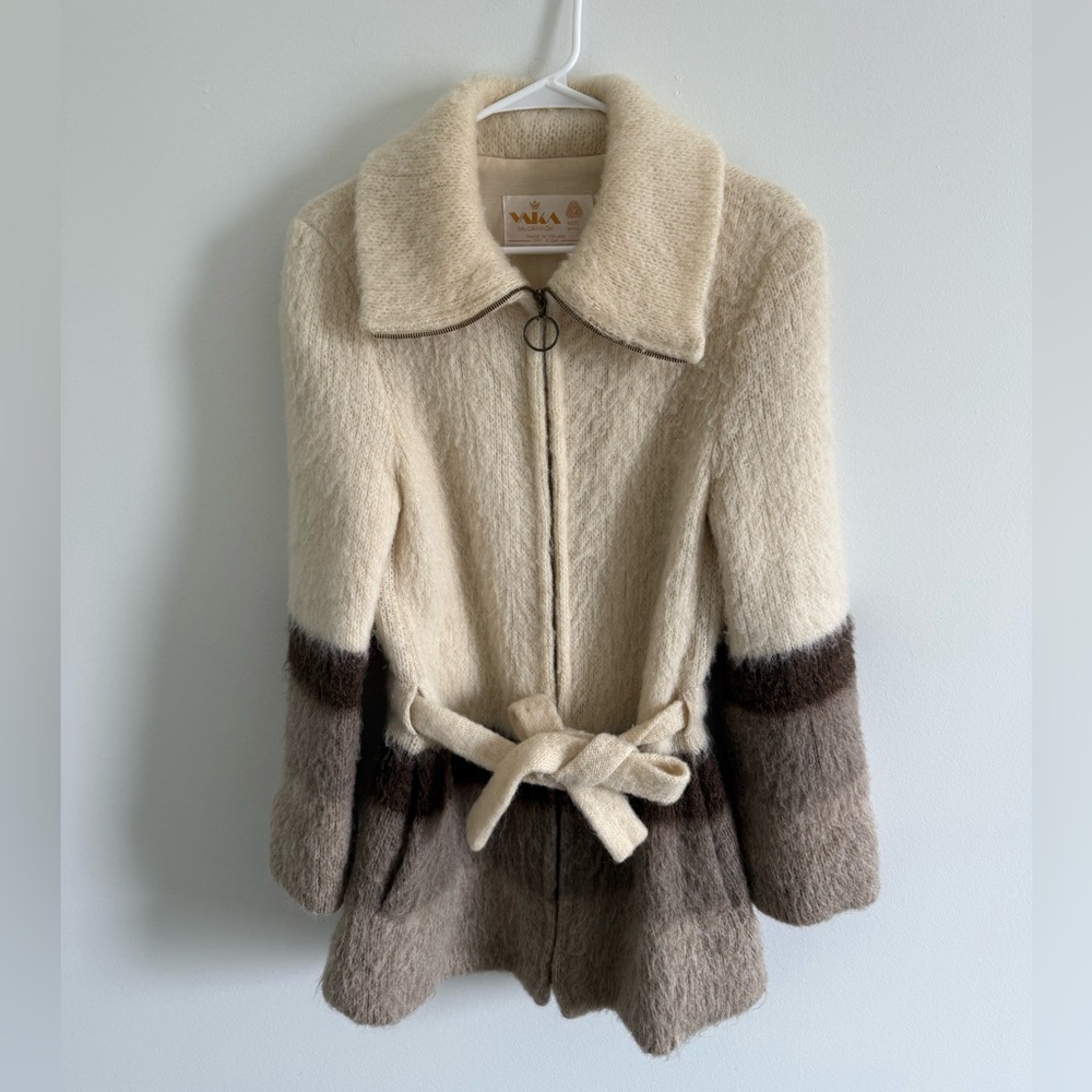 VINTAGE 1970s VAKA Icelandic 100% Wool Coat / Boho Style - SMALL